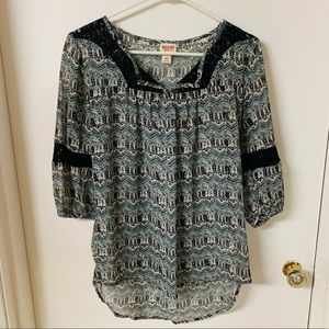 New Patterned Lace Accent Blouse